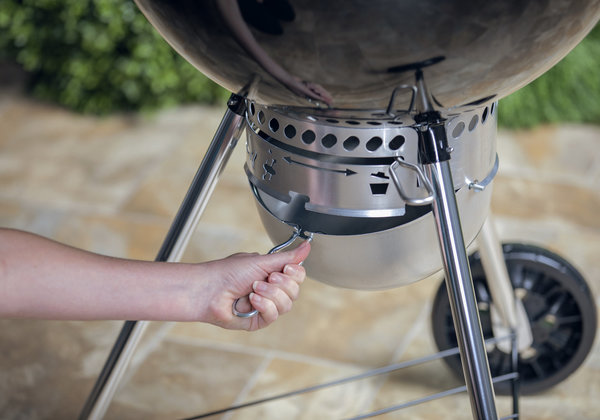 Master-Touch 22" Charcoal Grill